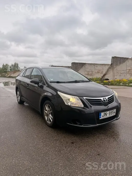 Toyota Avensis 2011 photo 2