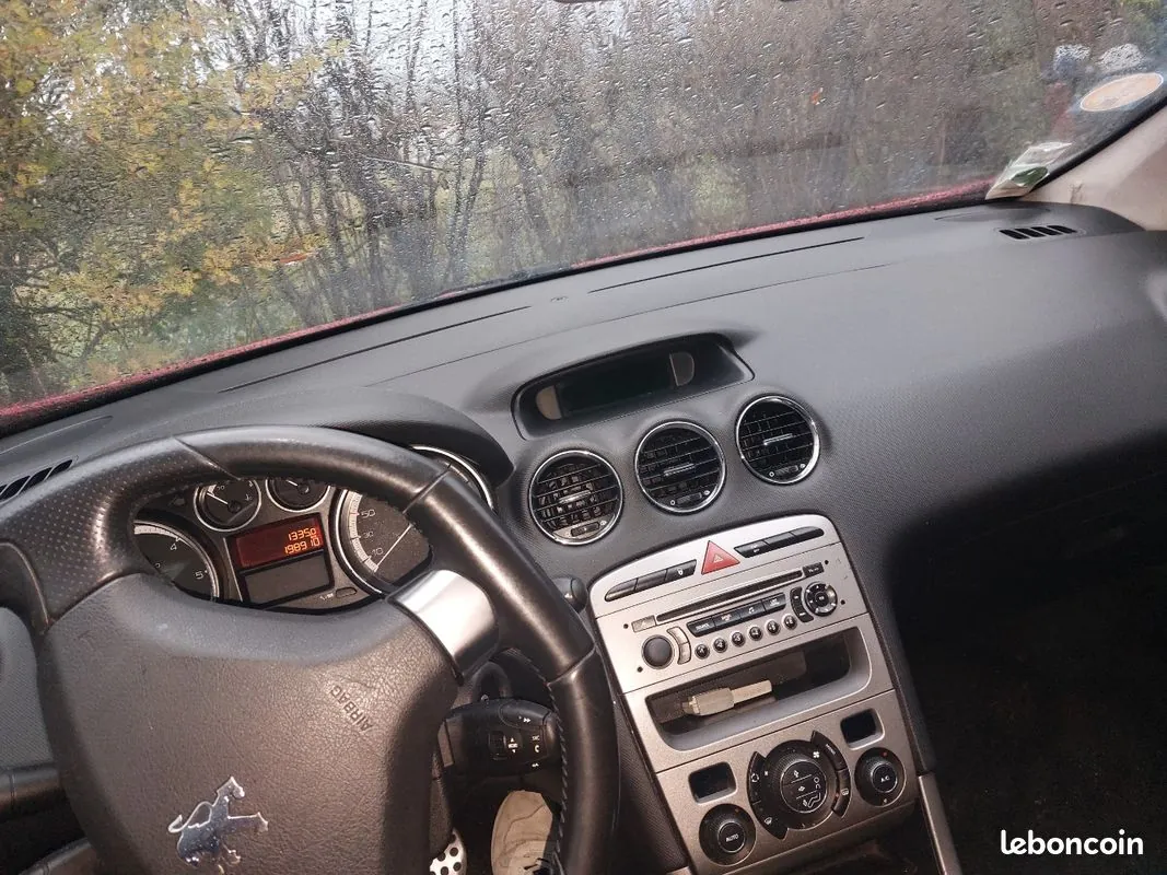 Peugeot 308 2010 photo 2