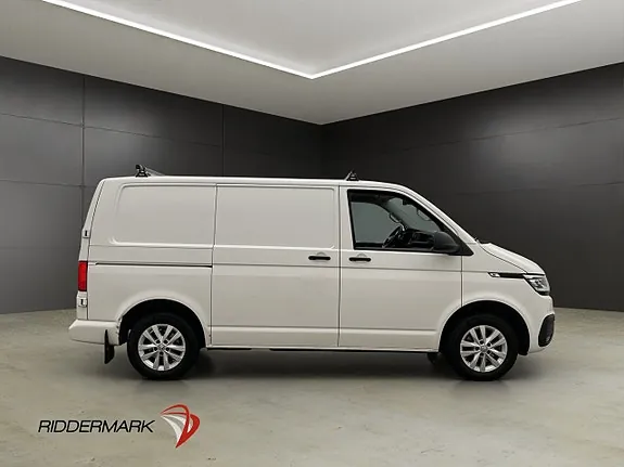 Volkswagen Transporter 2022 photo 2