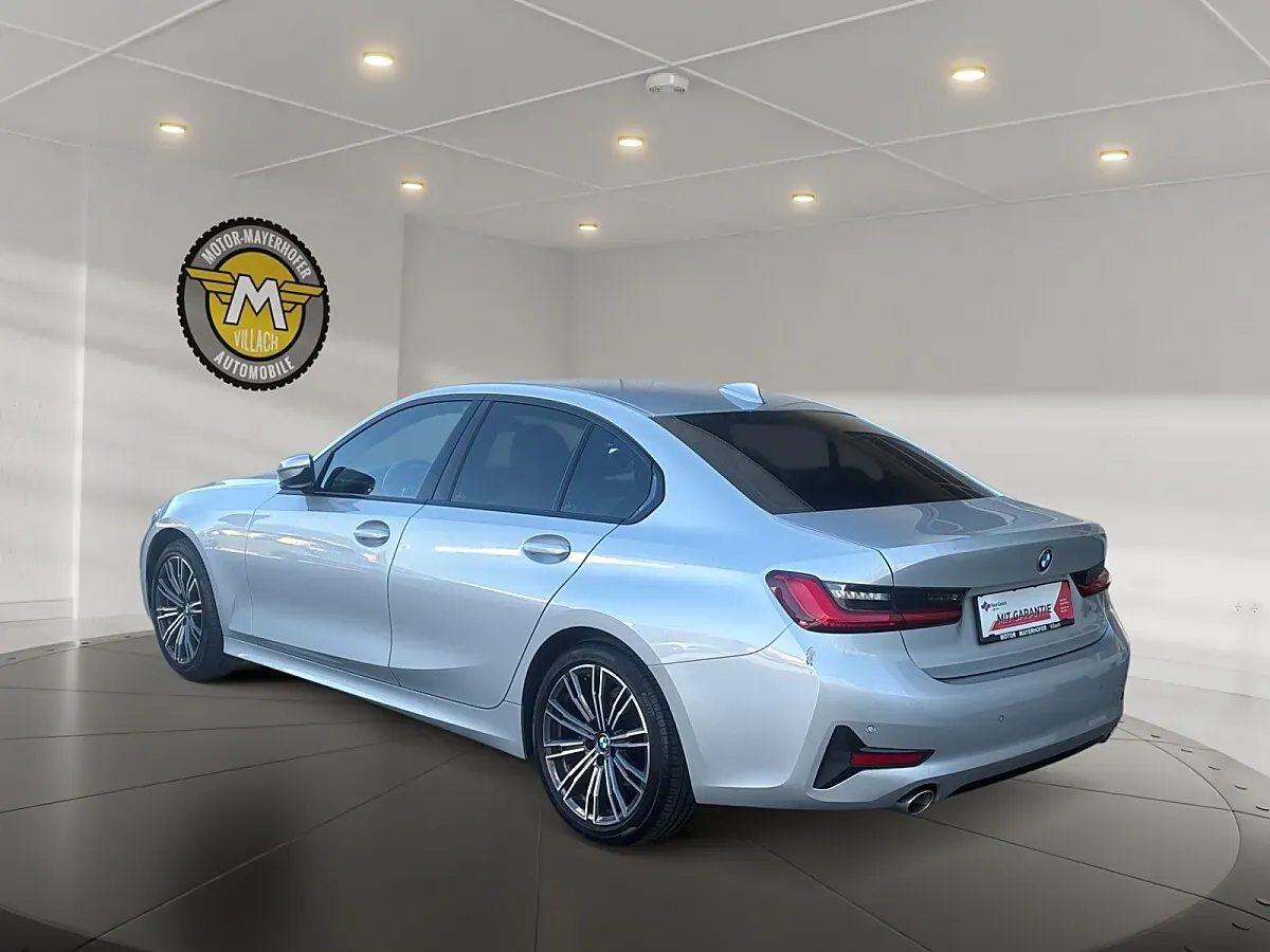 BMW 3 Series 2021 photo 3