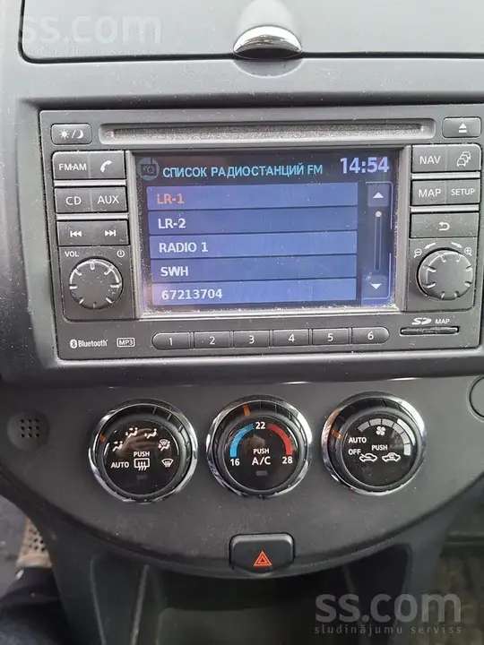 Nissan Note 2011 photo 5
