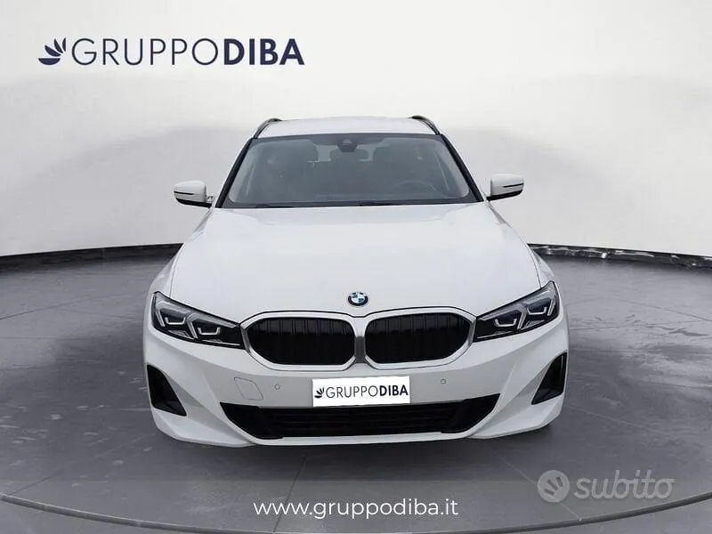 BMW 3 Series 2022 photo 2