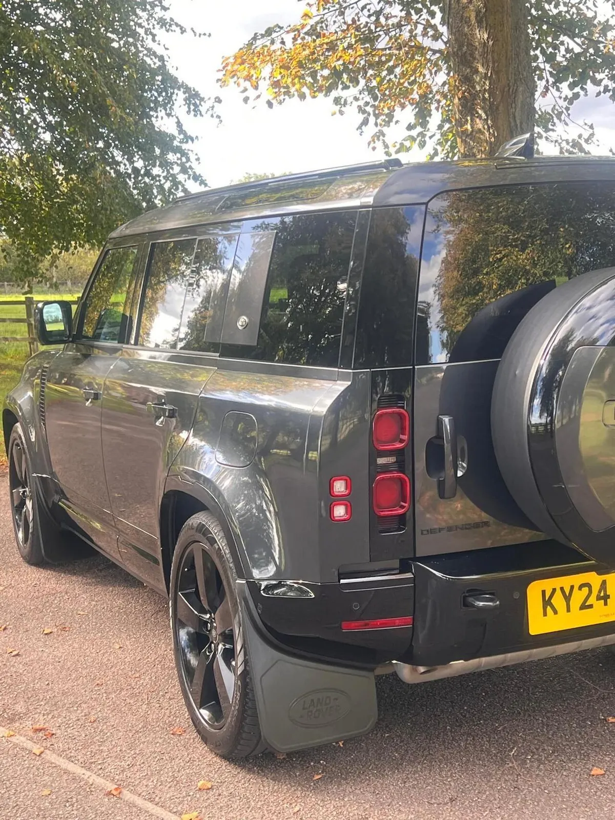 Land Rover Defender 110 2024 photo 3
