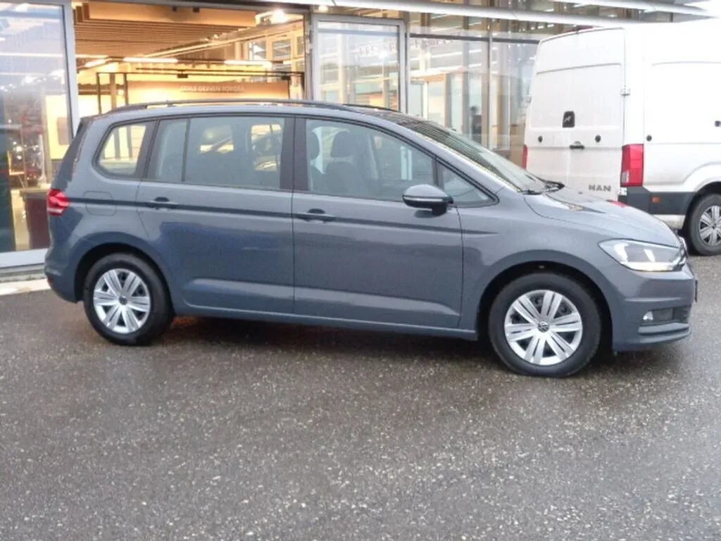 Volkswagen Touran 2020 photo 2