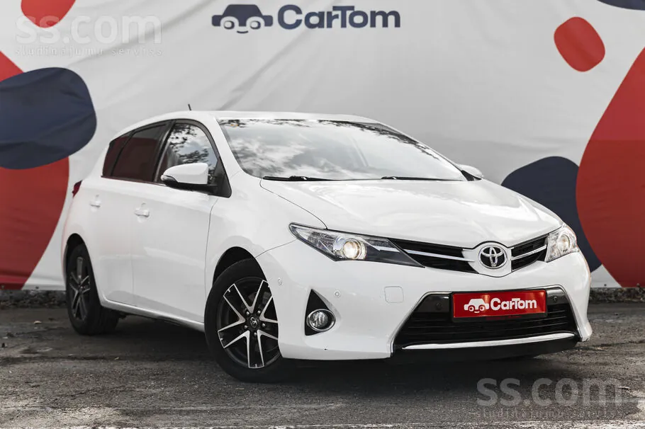 Toyota Auris 2015 photo 3