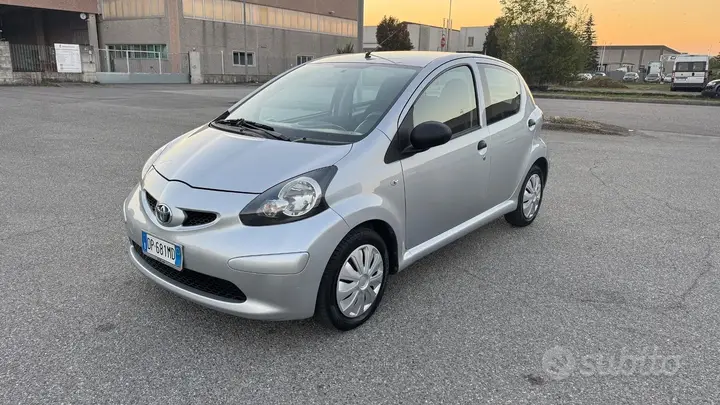 Toyota Aygo 2008 photo 2