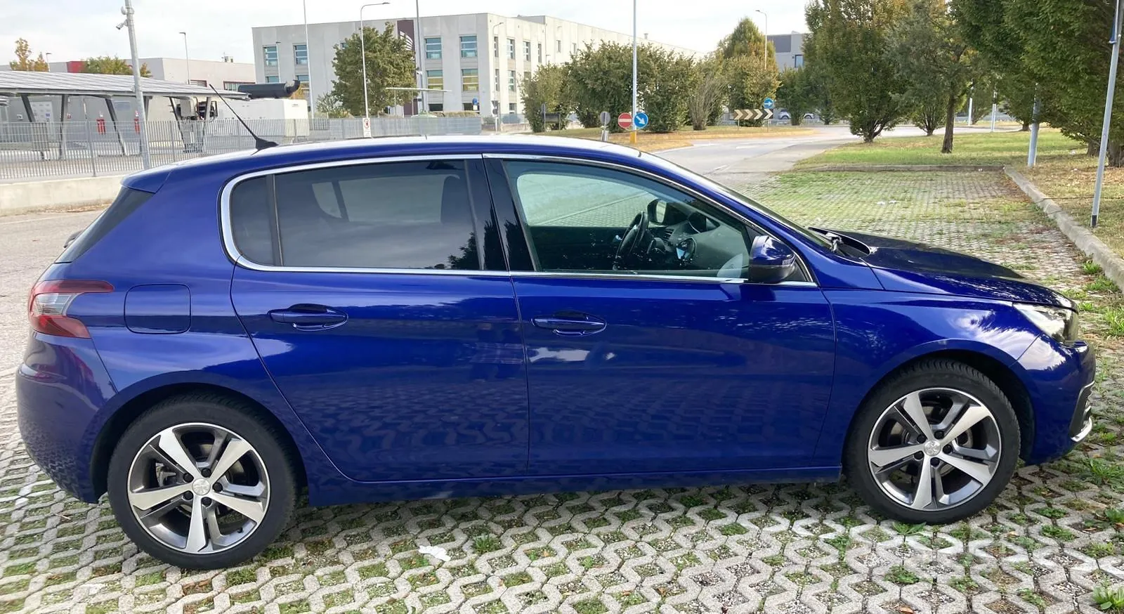 Peugeot 308 2019 photo 3