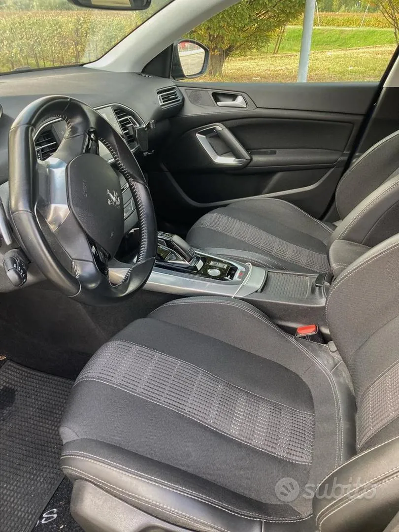 Peugeot 308 2019 photo 5