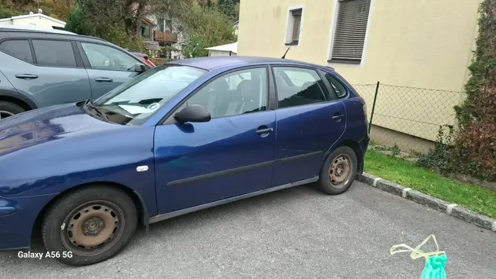 Seat Ibiza 2002 photo 2