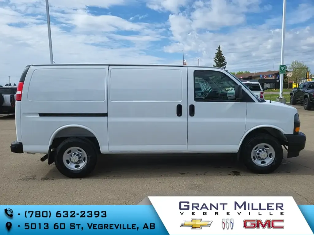 Chevrolet Express 3500 2025 photo 5