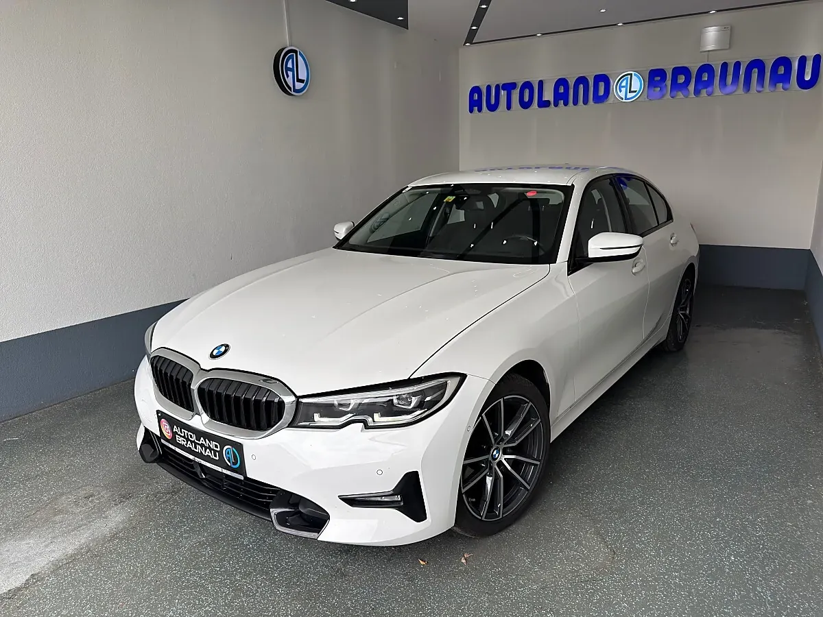 BMW 3 Series 2019 photo 2