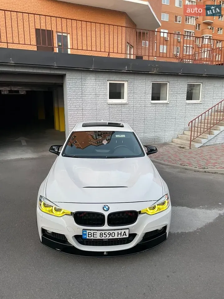 BMW 3 Series 2018 photo 3