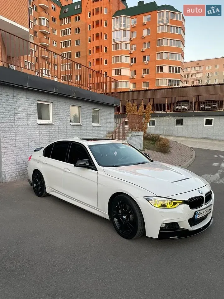 BMW 3 Series 2018 photo 5