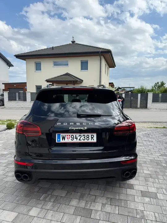 Porsche Cayenne 2015 photo 2