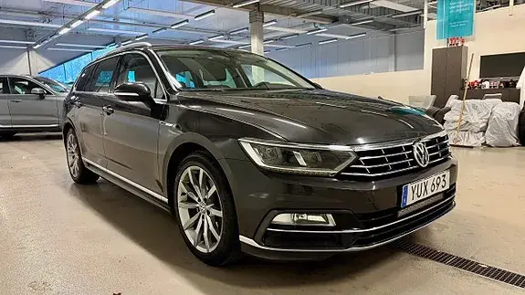 Volkswagen Passat 2018 photo 2