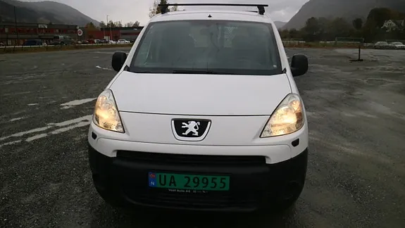 Peugeot Partner 2010 photo 2