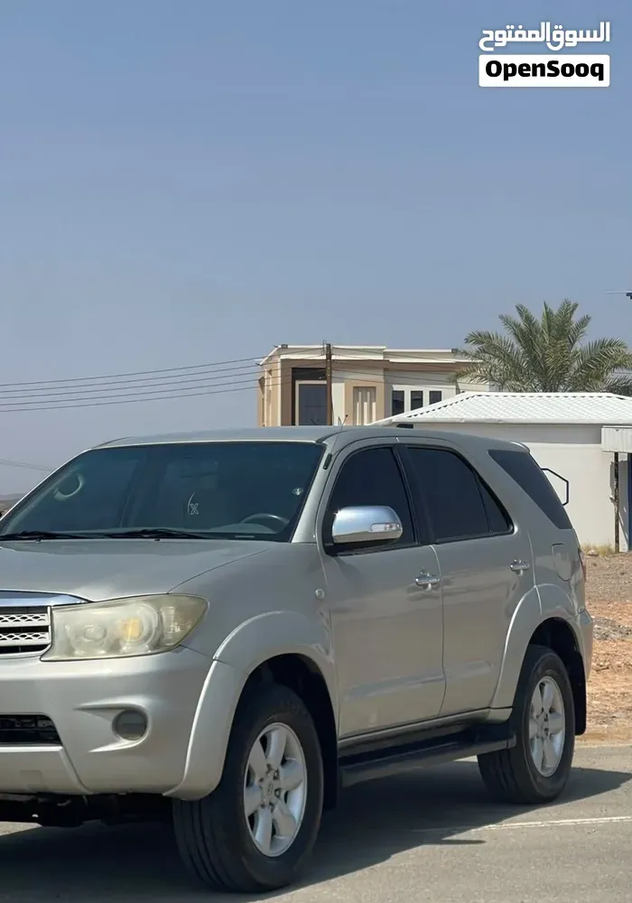 Toyota Fortuner 2009 photo 2