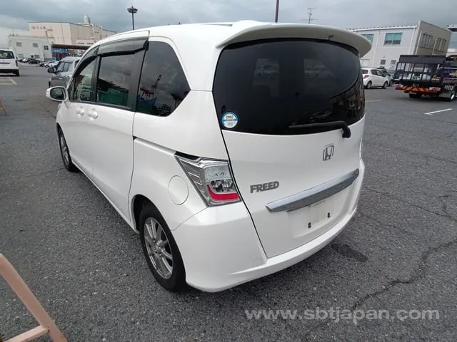 Honda Freed 2012 photo 3