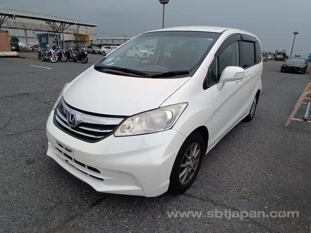 Honda Freed 2012 photo 2