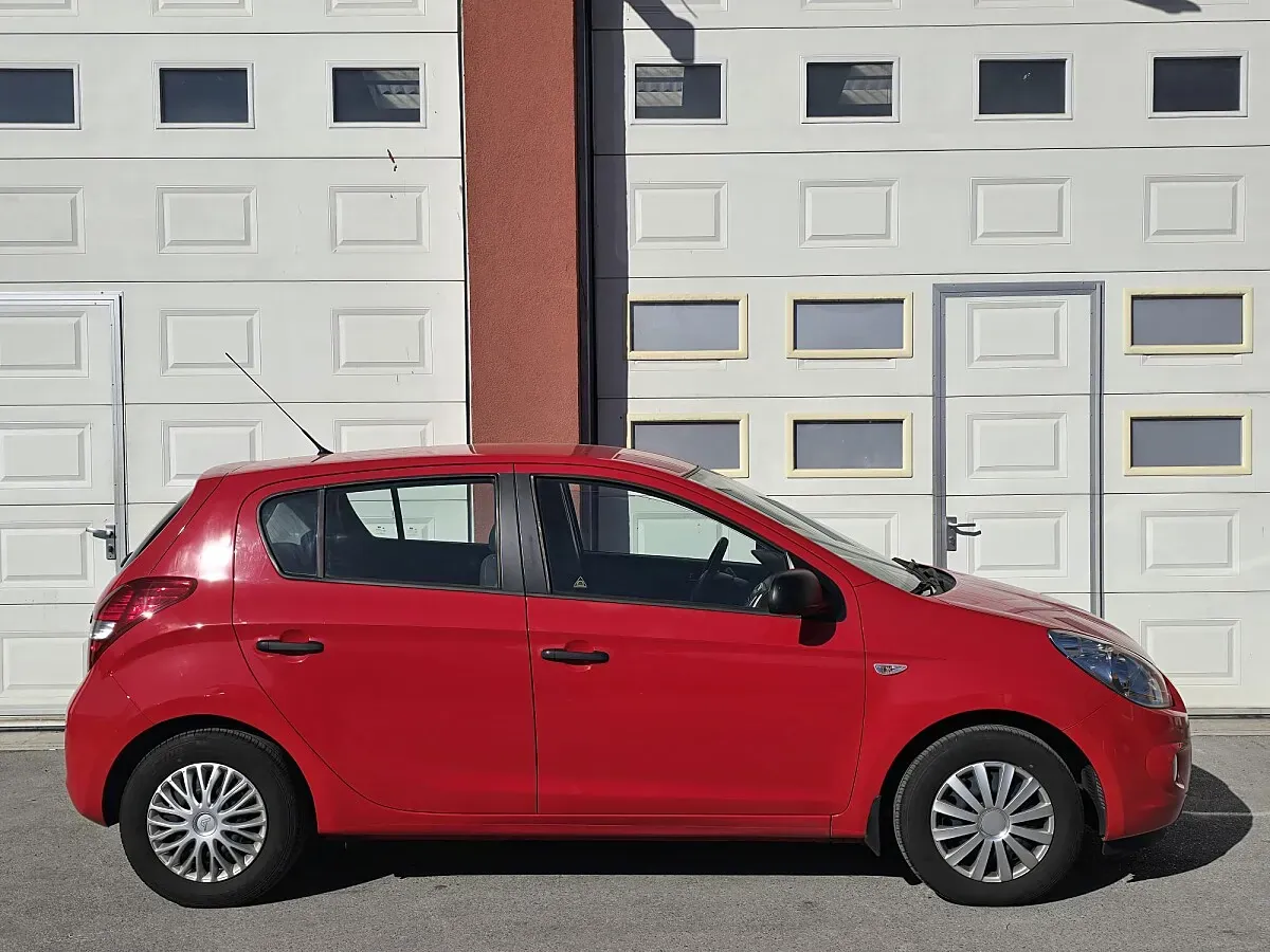 Hyundai I20 2012 photo 3