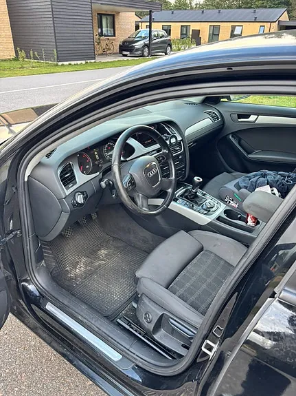 Audi A4 2011 photo 4