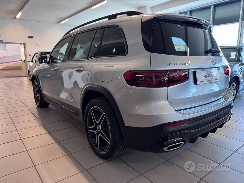 Mercedes-Benz Glb 2025 photo 4