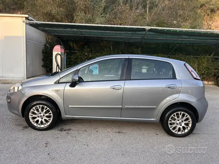 Fiat Punto Evo 2009 photo 2