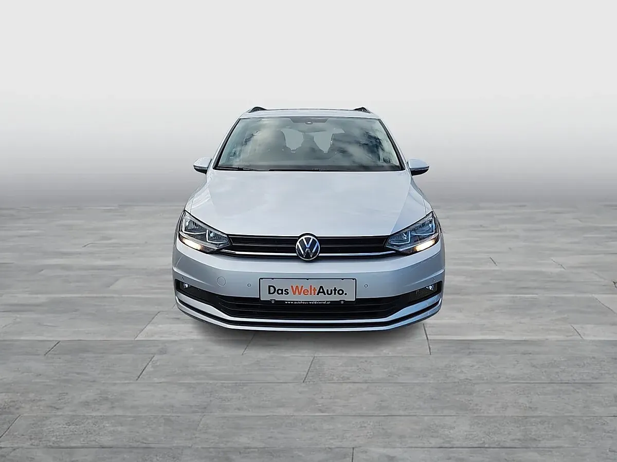 Volkswagen Touran 2022 photo 2