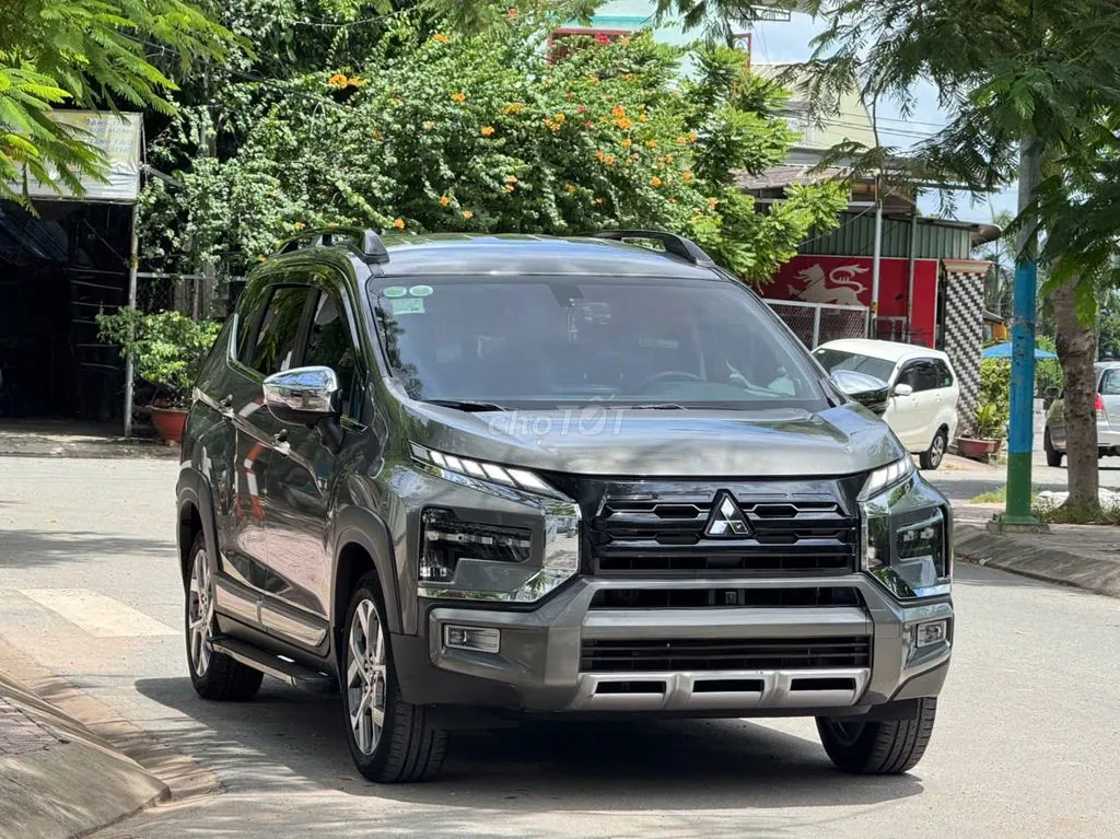 Mitsubishi Xpander Cross 2024 photo 2