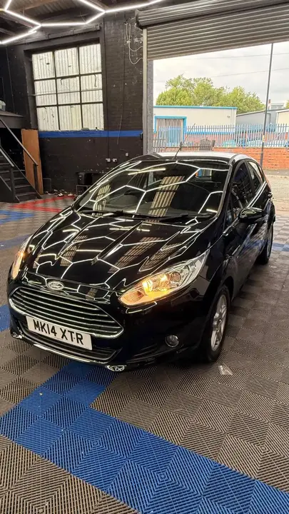 Ford Fiesta 2014 photo 2