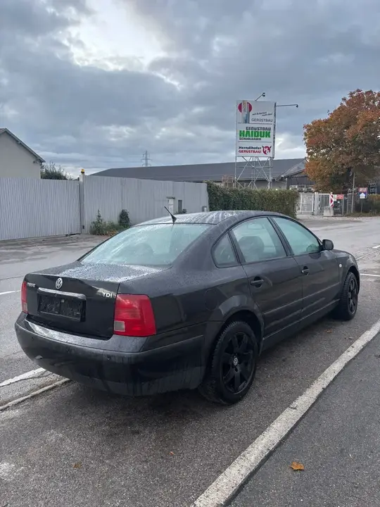 Volkswagen Passat 2000 photo 2