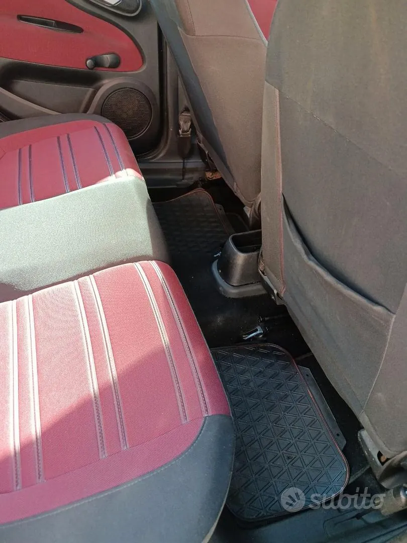 Fiat Punto Evo 2010 photo 4