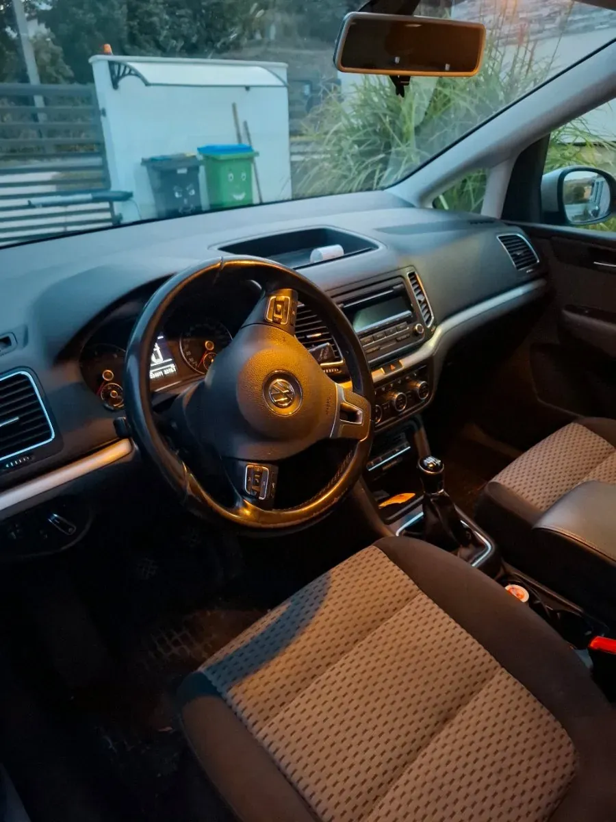Volkswagen Sharan 2013 photo 2