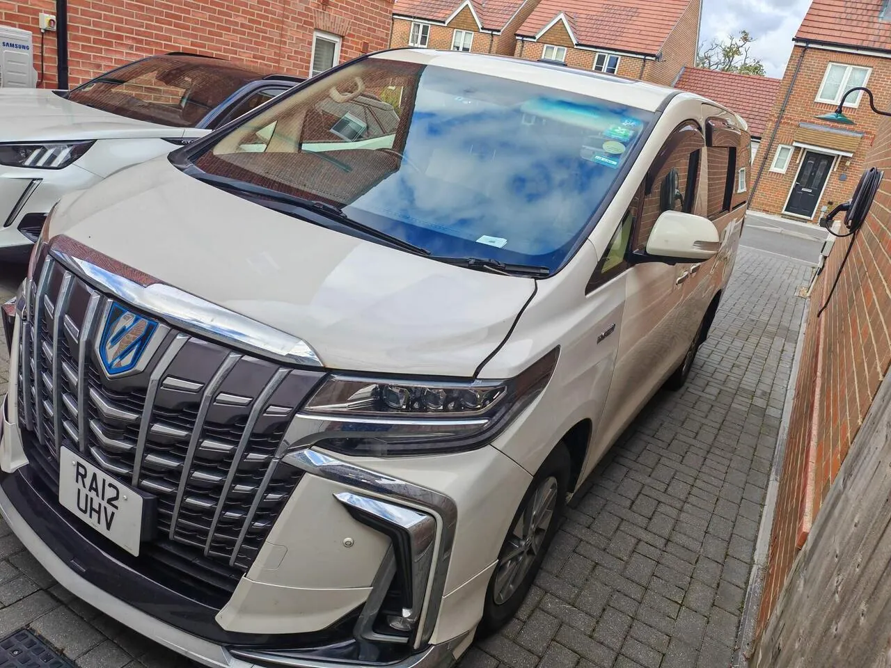 Toyota Alphard 2015 photo 2