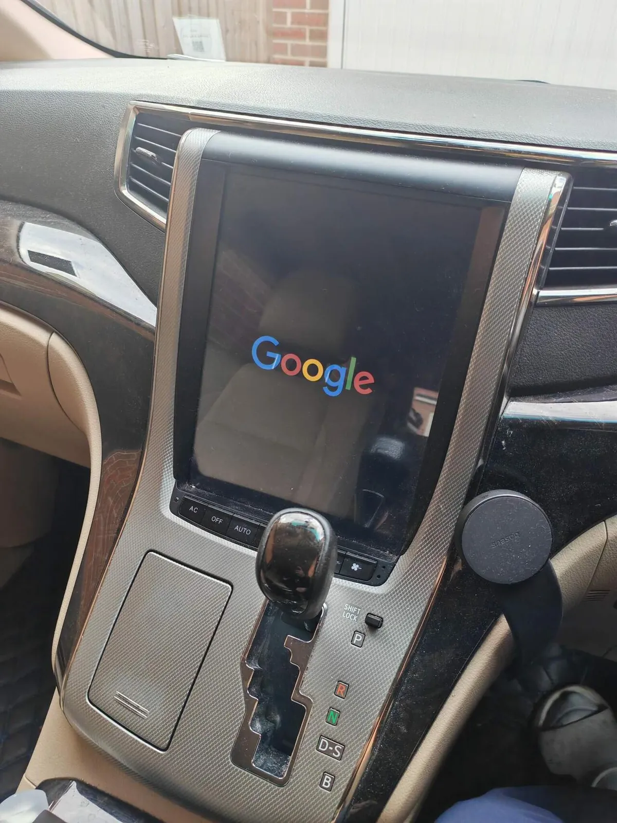 Toyota Alphard 2015 photo 4