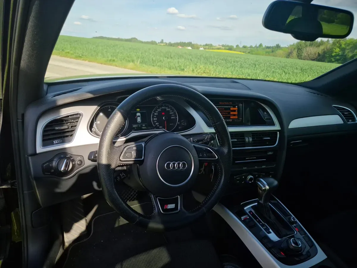 Audi A4 2015 photo 2