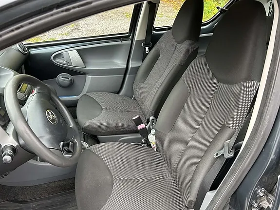 Toyota Aygo 2010 photo 2