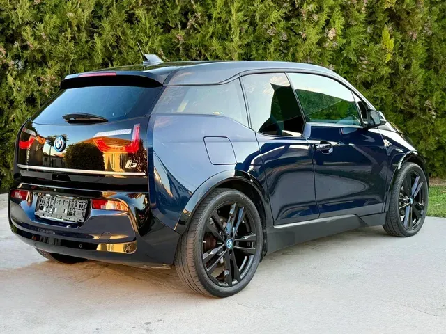 BMW I3