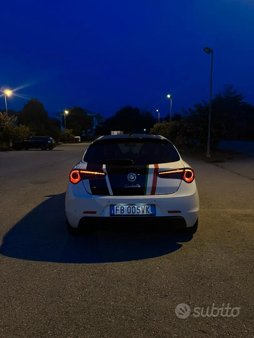 Alfa Romeo Giulietta 2016 photo 2