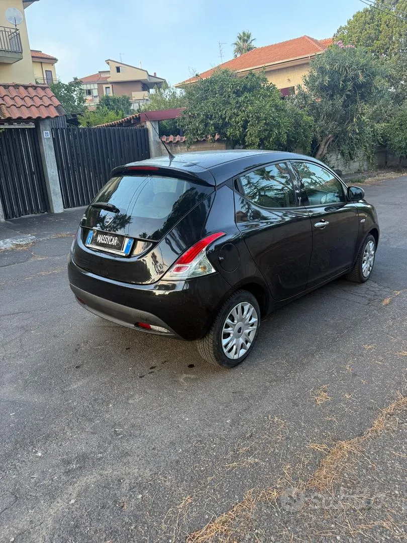 Lancia Ypsilon 2016 photo 3
