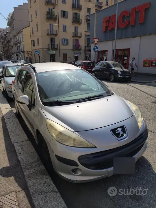 Peugeot 207 2008 photo 2