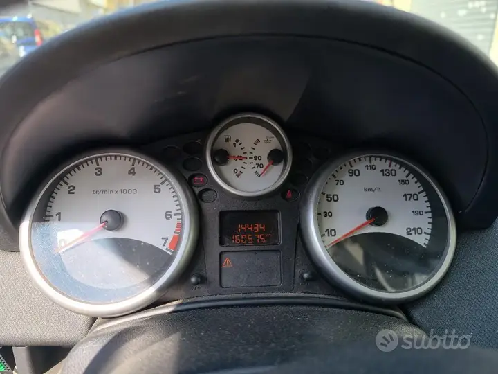 Peugeot 207 2008 photo 5