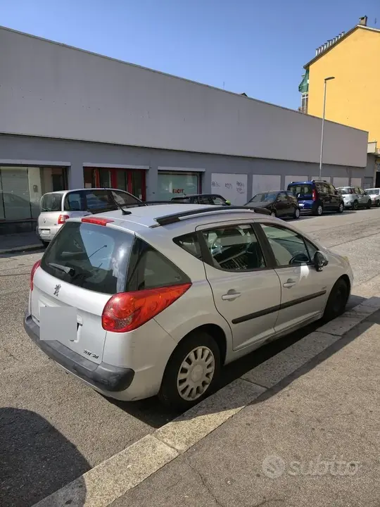 Peugeot 207 2008 photo 3