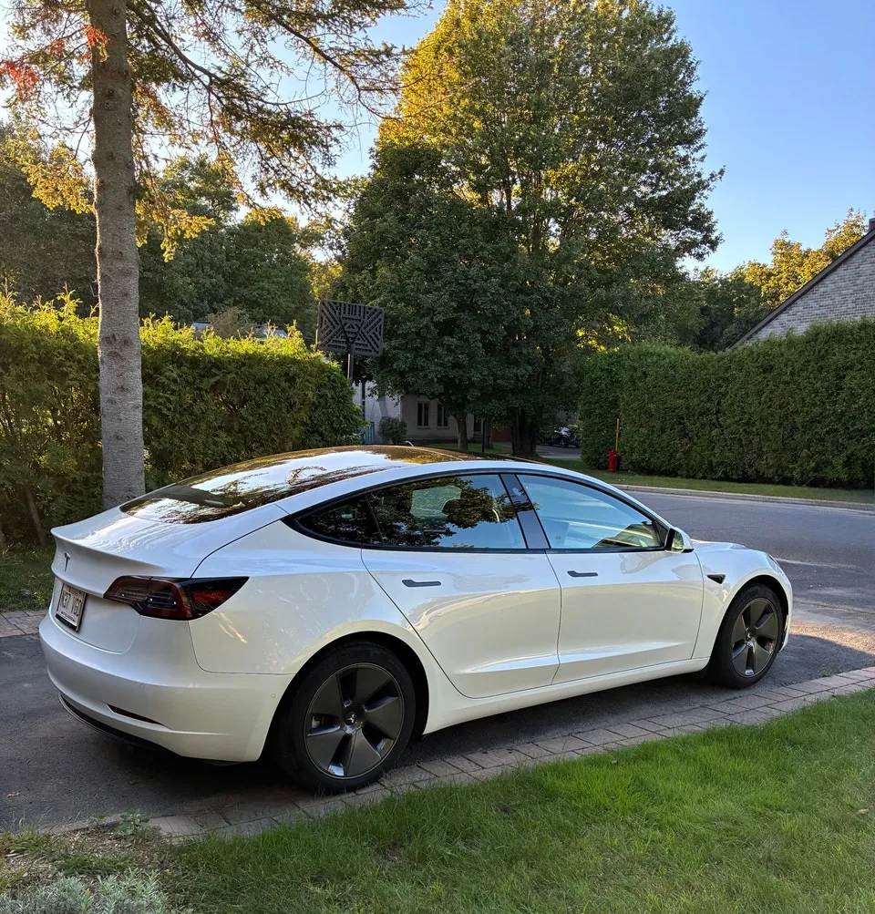 Tesla Model 3 2022 photo 3