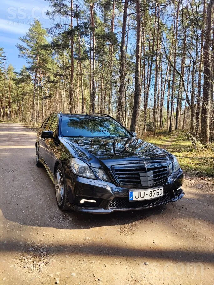 Mercedes-Benz Amg E300 2010 photo 2