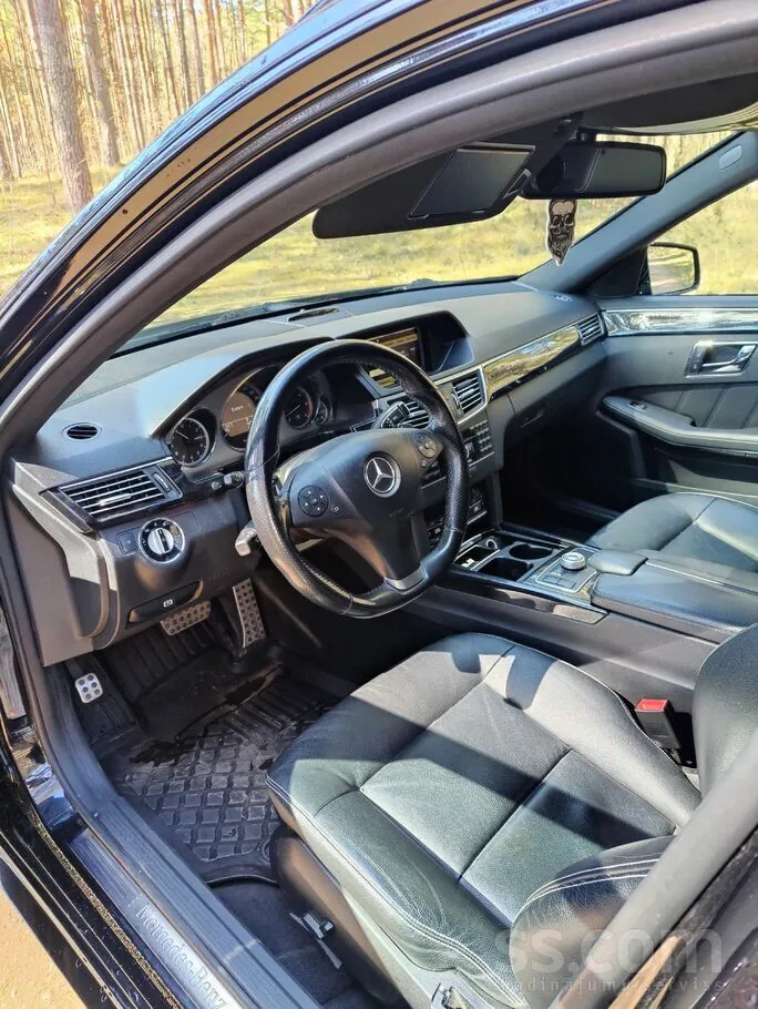 Mercedes-Benz Amg E300 2010 photo 5
