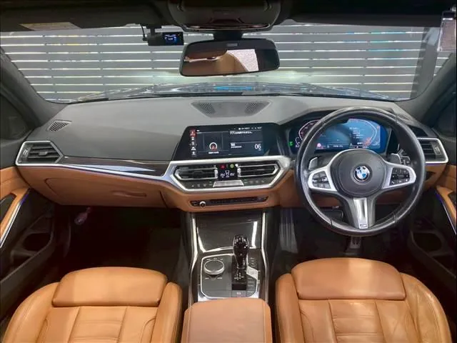 BMW 3 Series 2019 photo 3