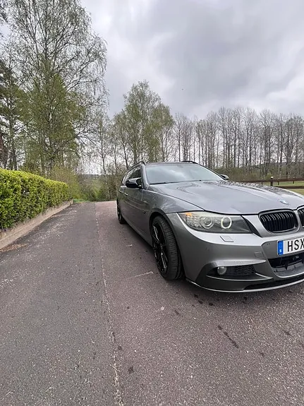 BMW 330I 2009 photo 2