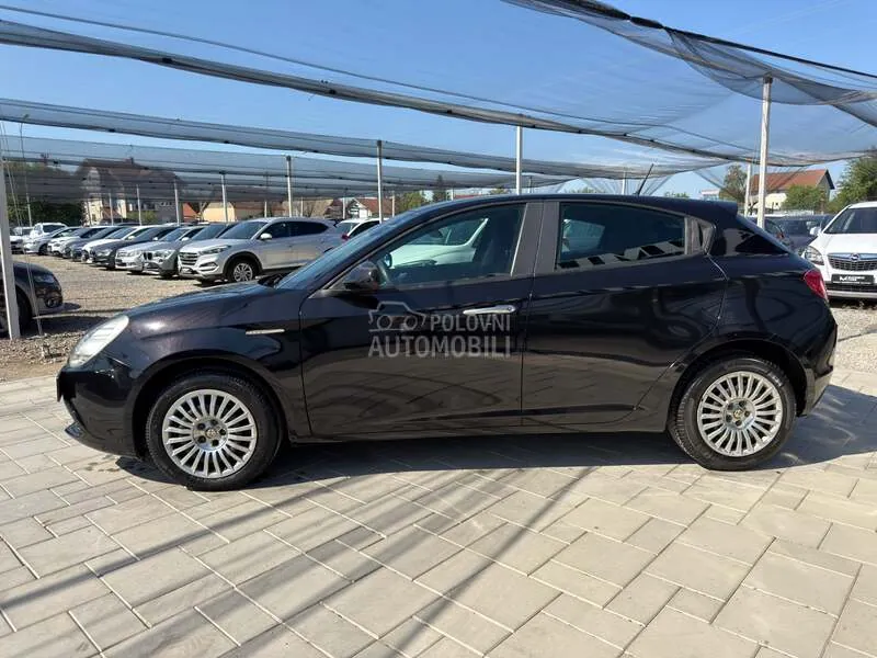 Alfa Romeo Giulietta 2011 photo 4
