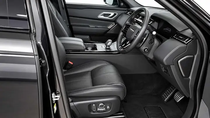 Land Rover Range Rover Velar 2023 photo 2